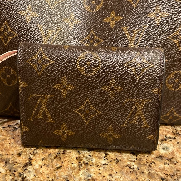 SOLD❤️Louis Vuitton Victorine wallet rose monogram - Picture 3 of 14